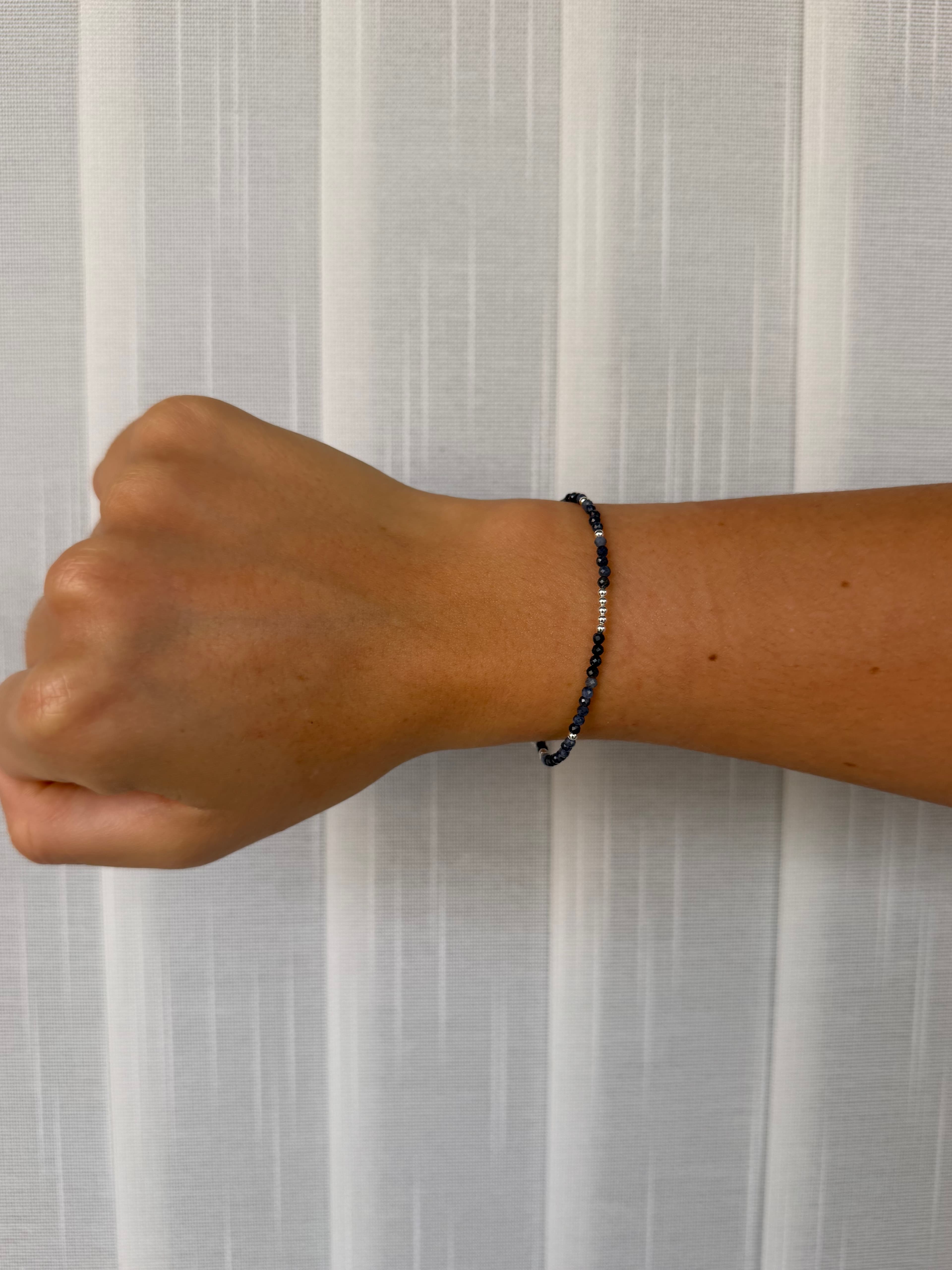 Pulsera gris