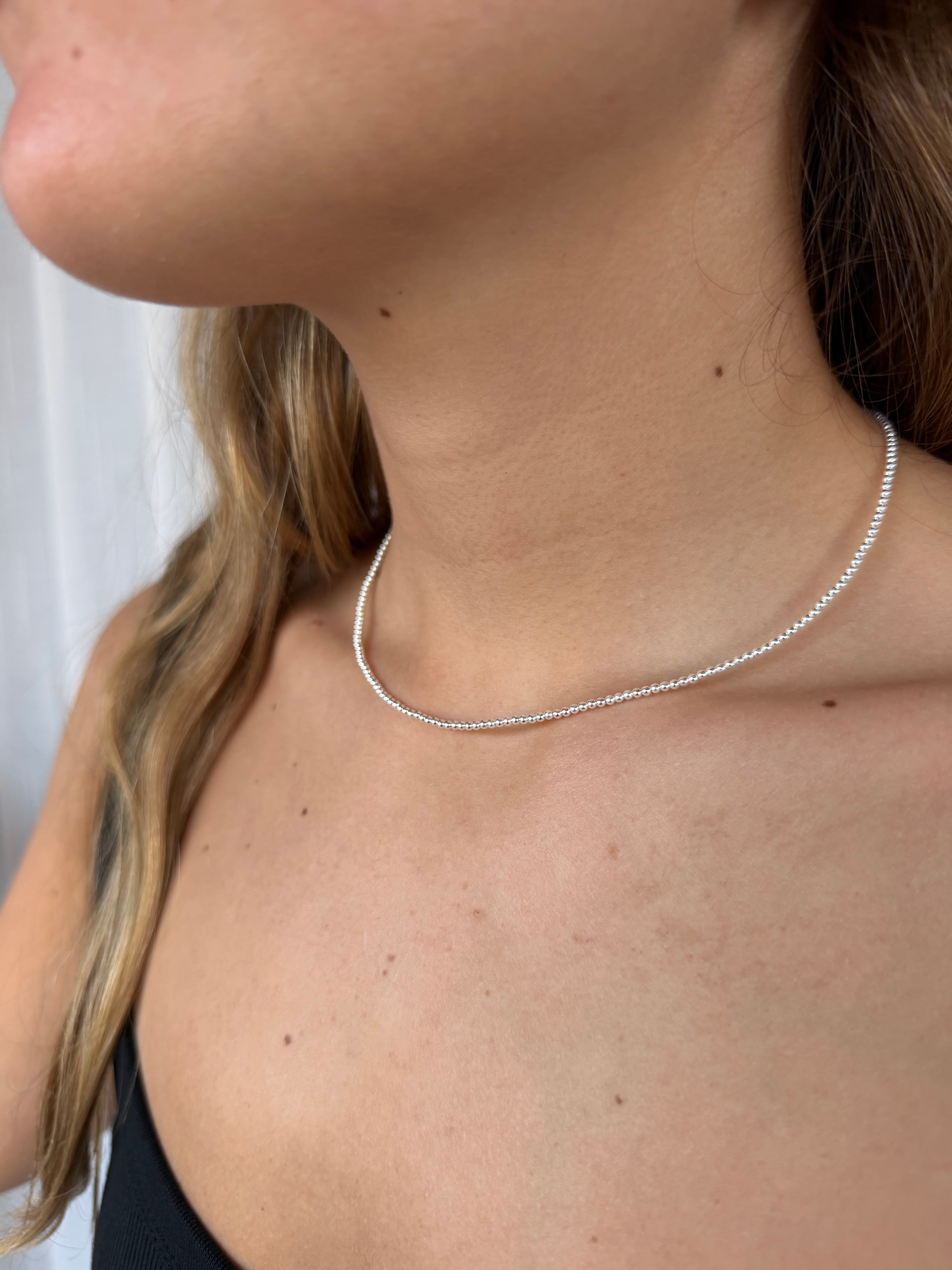 Collar plateado