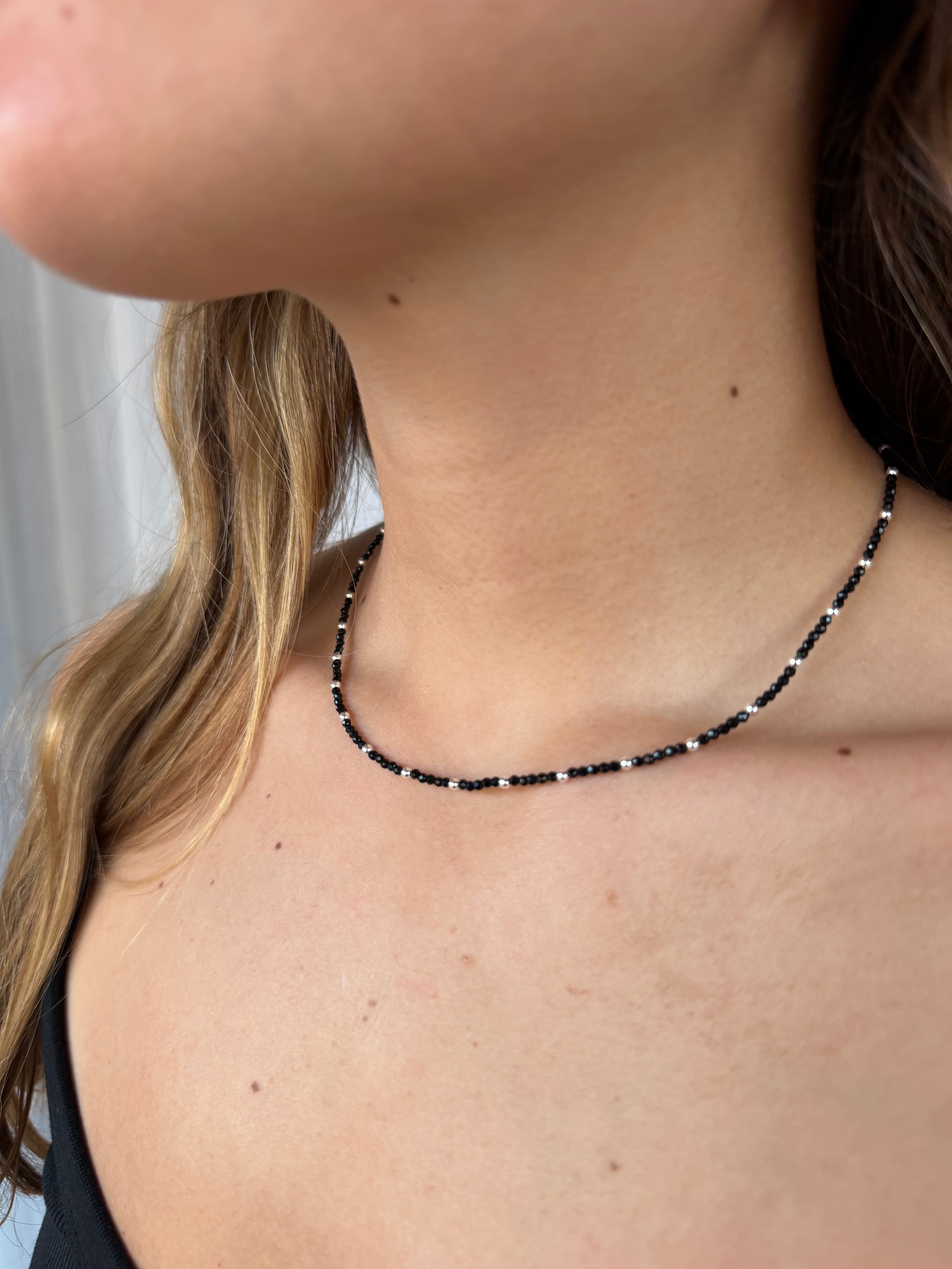 Collar negro