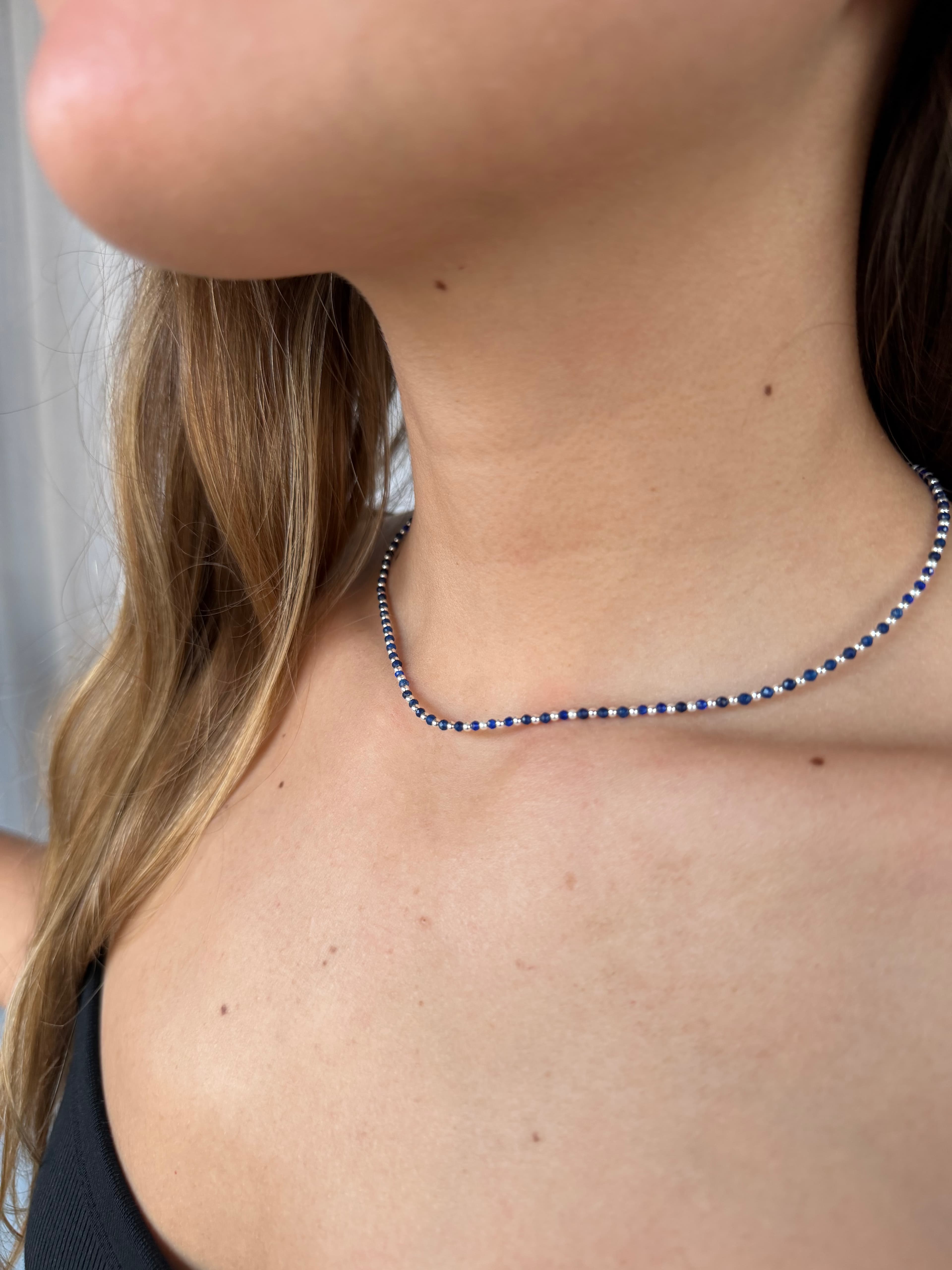 Collar azul