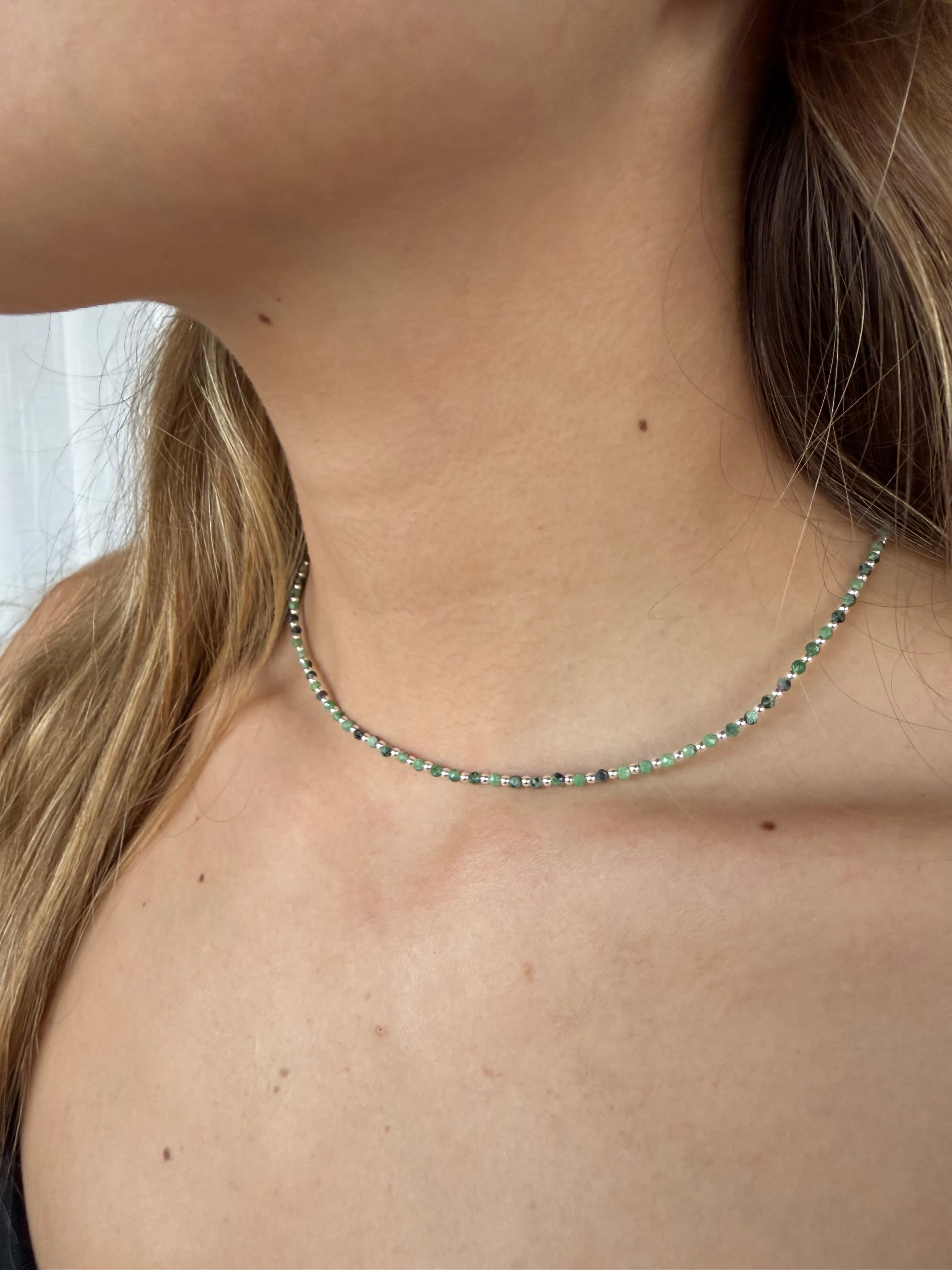Collar verde